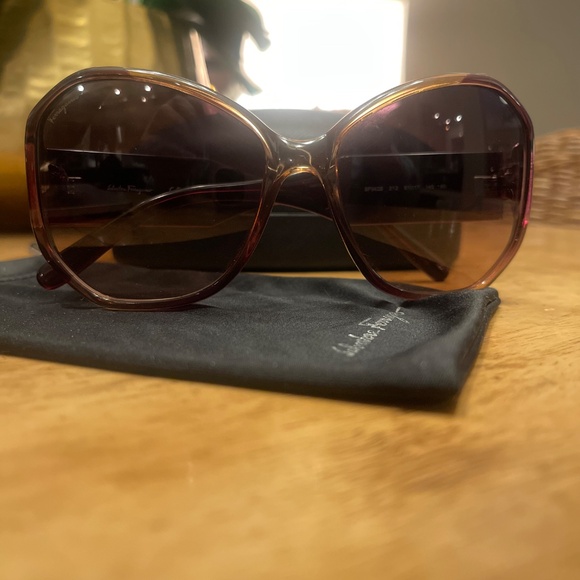Salvatore Ferragamo SF942S Butterfly Sunglasses in Wine Caramel - Picture 3 of 15